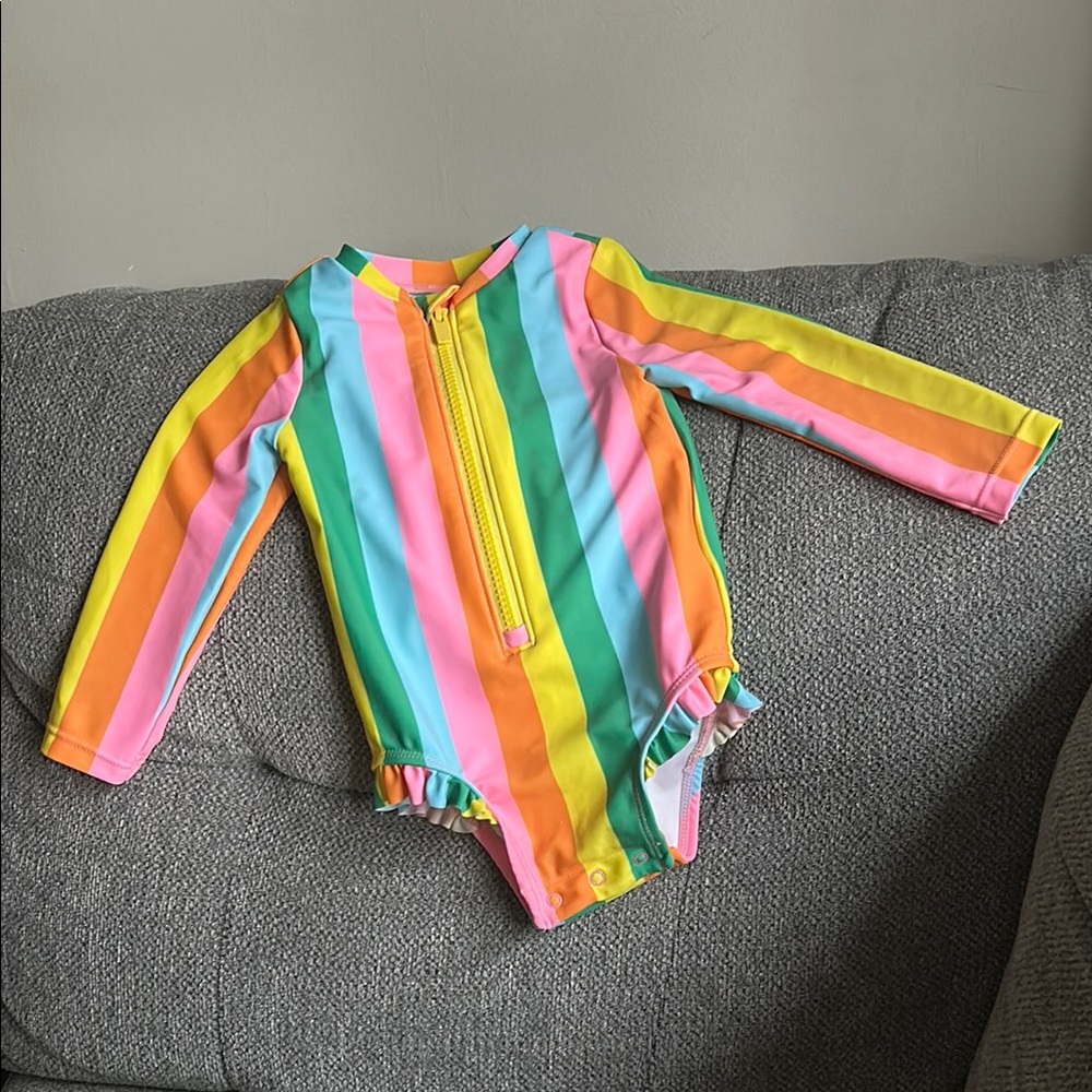 Old Navy Girls Long Sleeve Rashguard Swimsuit, 12-18 months